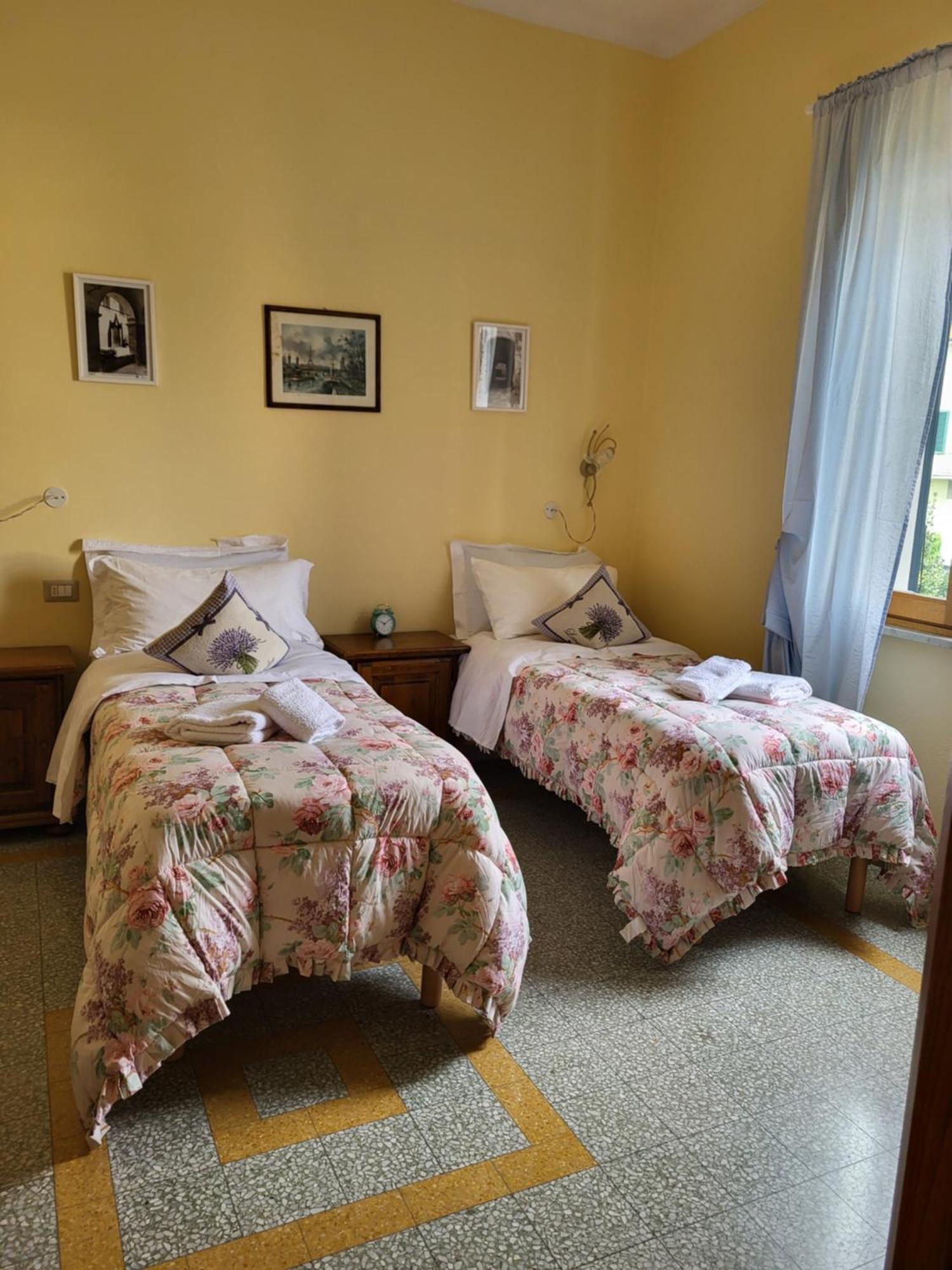 BnB Villa Melany vicino Centro Lucca Camera foto